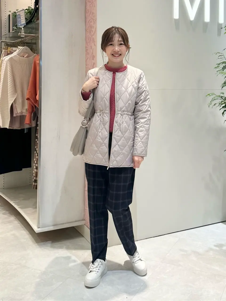 ANY SIS みぃ コーディネート画像