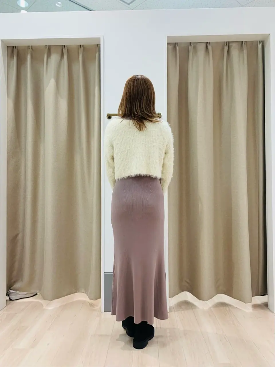 ANY SIS スタッフ コーディネート画像