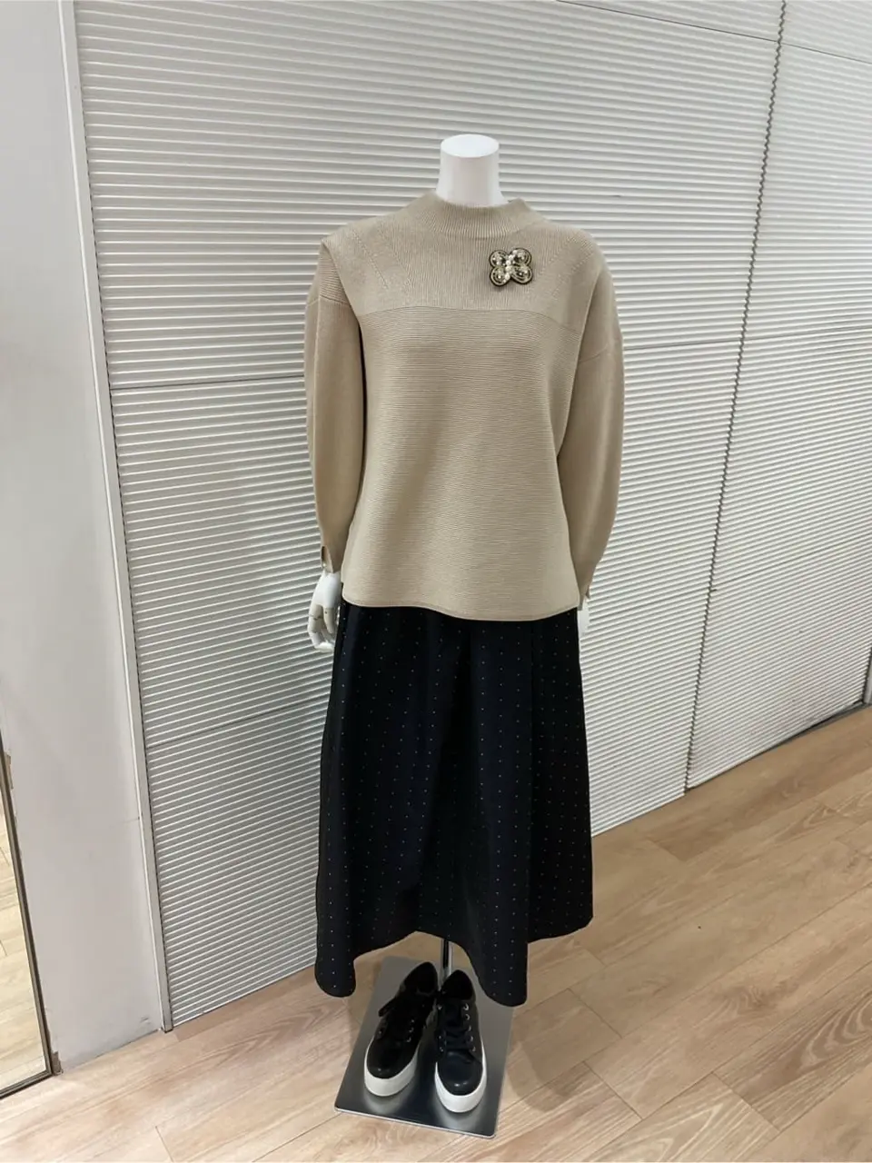 ANY SIS こばやし コーディネート画像