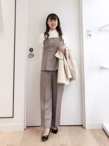 ANY SIS スタッフ コーディネート画像