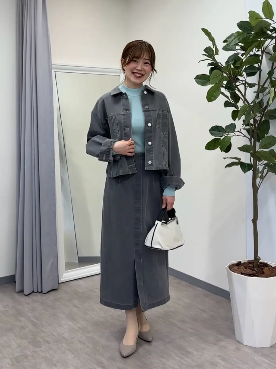 ANY SIS みぃ コーディネート画像