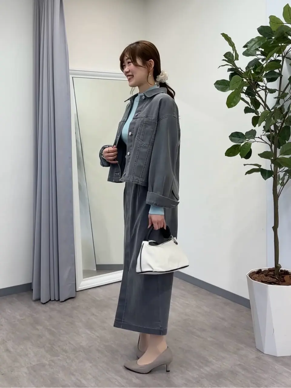 ANY SIS みぃ コーディネート画像