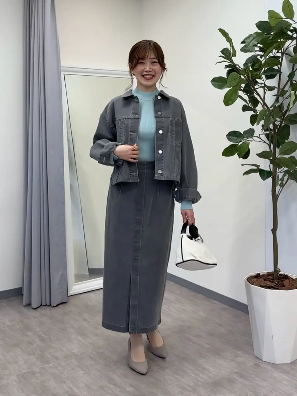 ANY SIS みぃ コーディネート画像