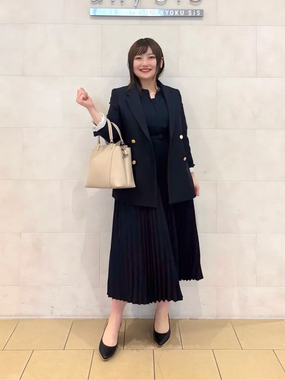 ANY SIS スタッフ コーディネート画像