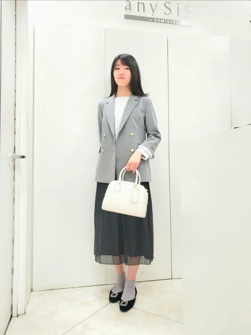 ANY SIS スタッフ コーディネート画像