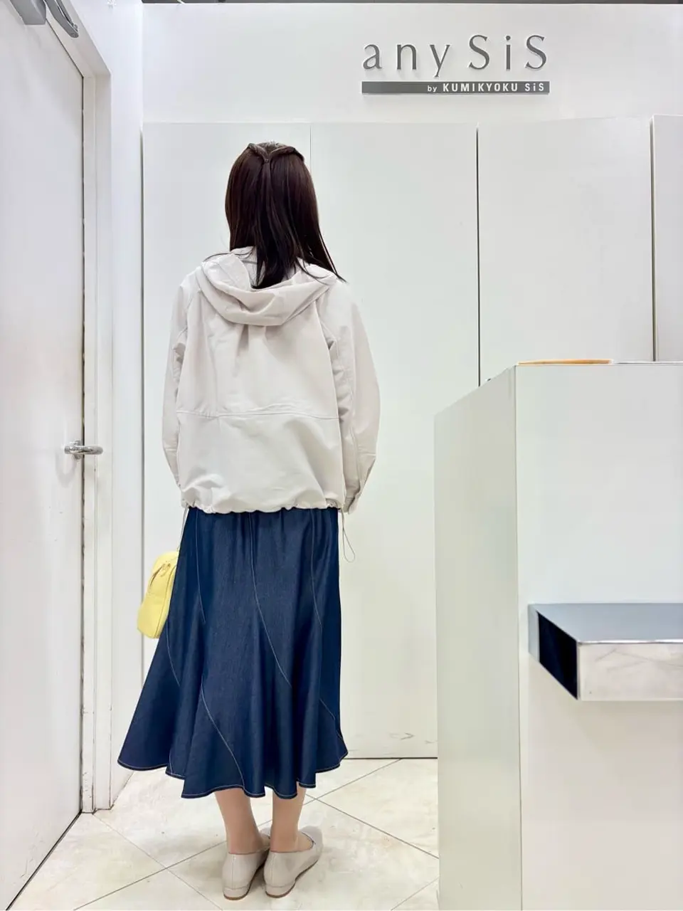 ANY SIS スタッフ コーディネート画像