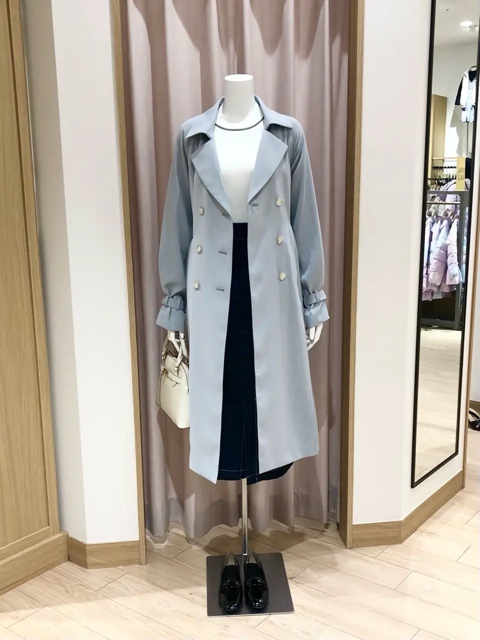 ANY SIS スタッフ コーディネート画像