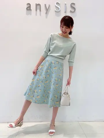 ANY SIS スタッフ コーディネート画像