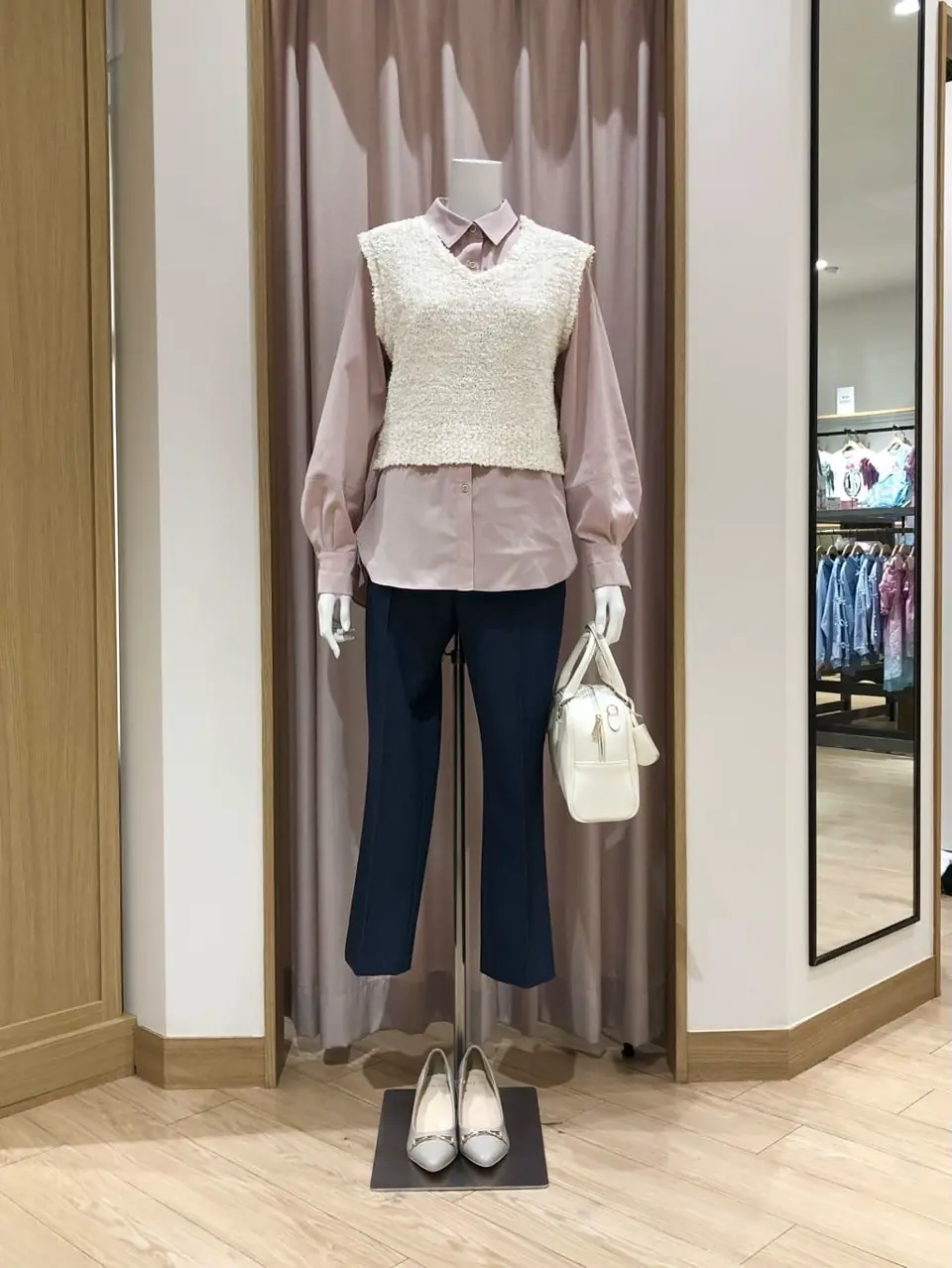 ANY SIS スタッフ コーディネート画像