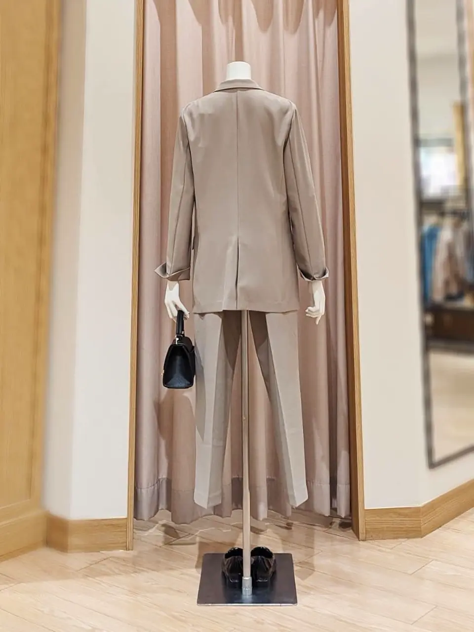 ANY SIS 岩田 コーディネート画像