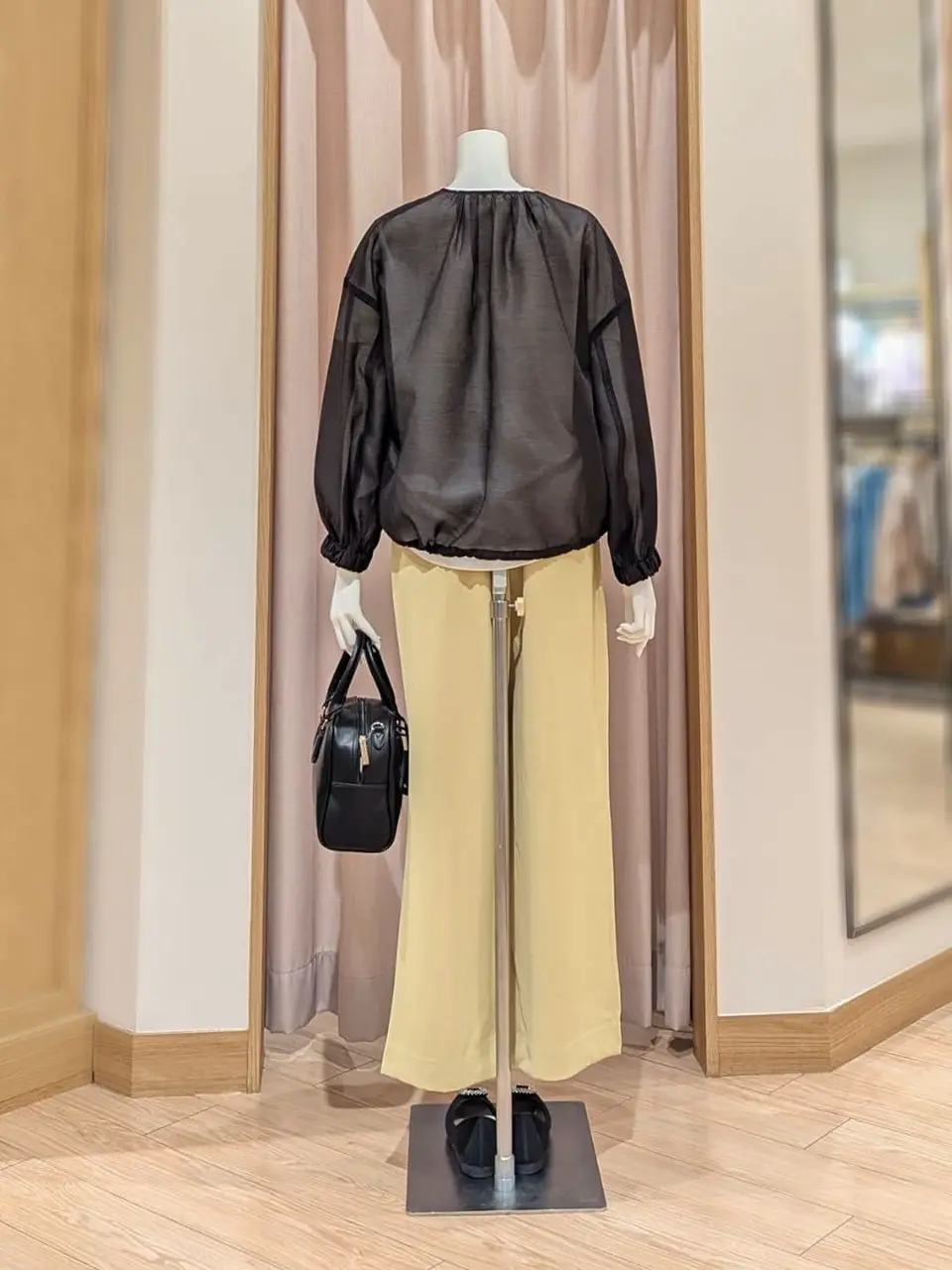 ANY SIS 岩田 コーディネート画像