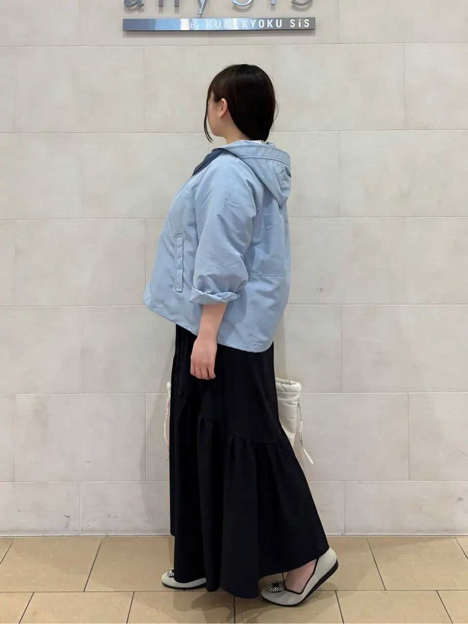 ANY SIS スタッフ コーディネート画像