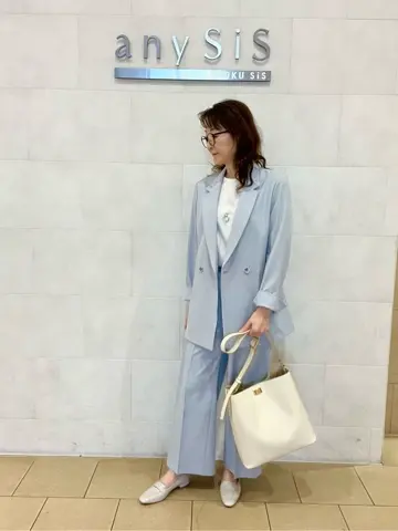 ANY SIS スタッフ コーディネート画像