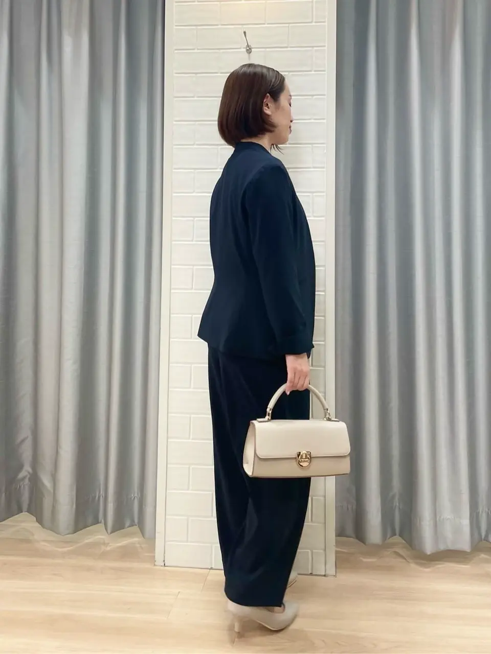 ANY SIS 丸岡 コーディネート画像