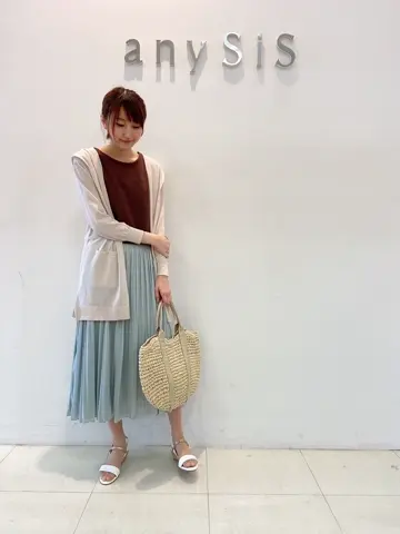ANY SIS スタッフ コーディネート画像