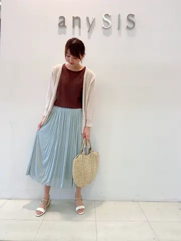 ANY SIS スタッフ コーディネート画像