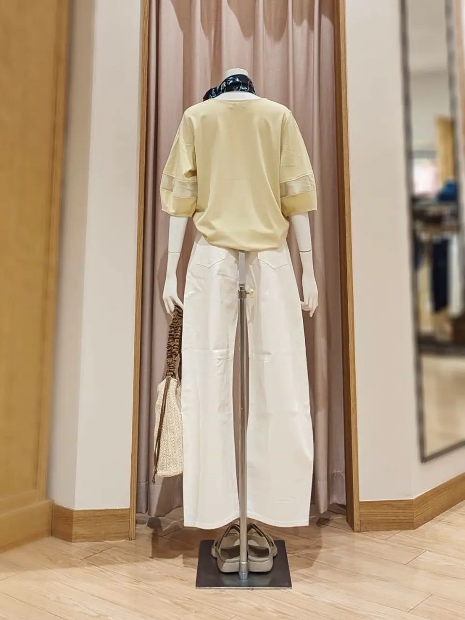 ANY SIS 岩田 コーディネート画像