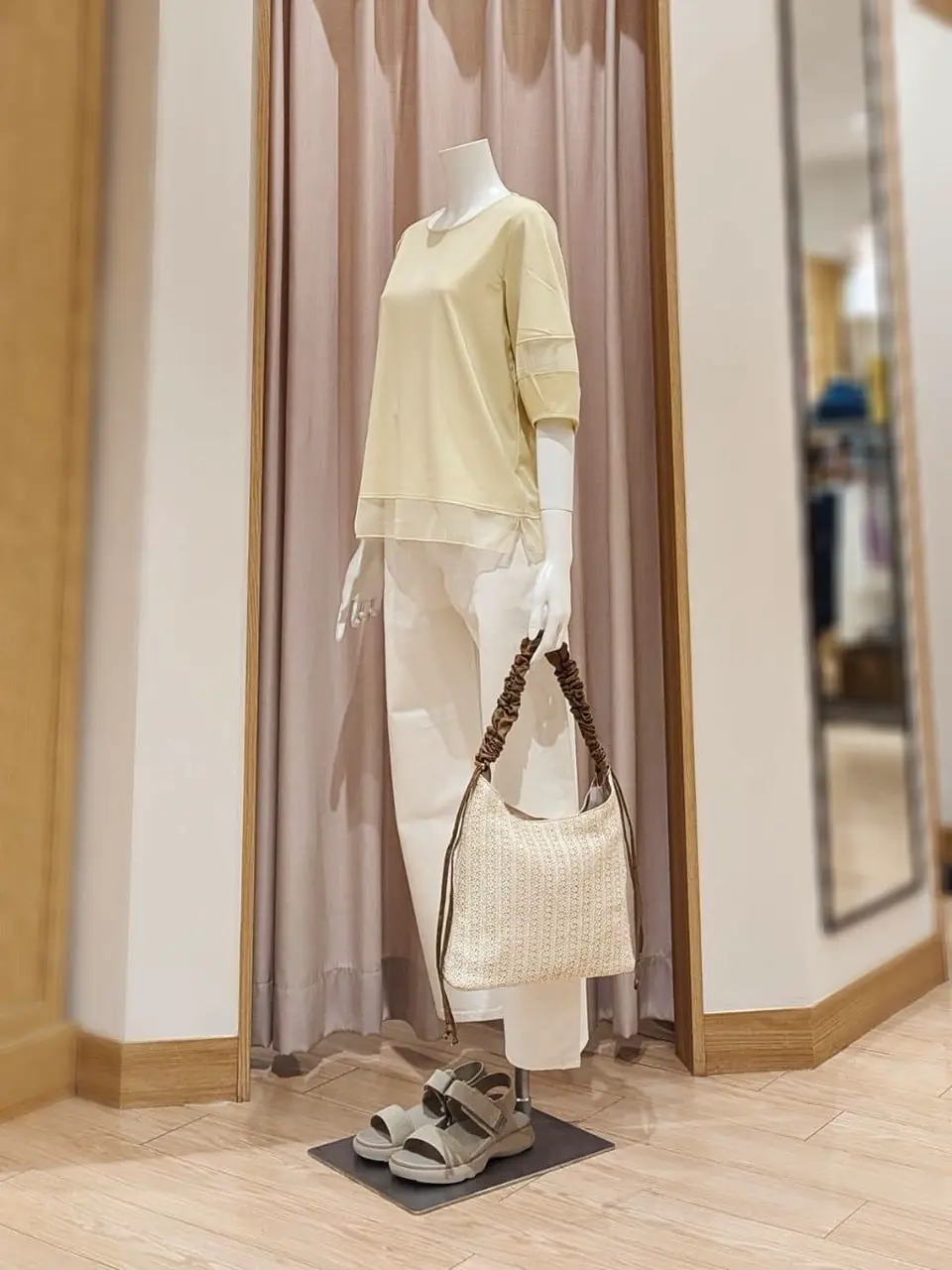 ANY SIS 岩田 コーディネート画像