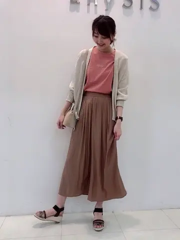 ANY SIS スタッフ コーディネート画像