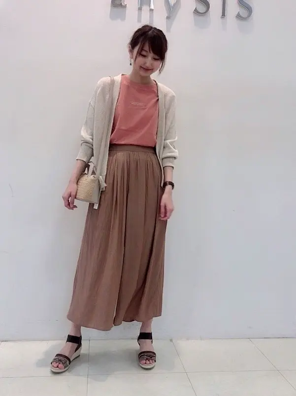 ANY SIS スタッフ コーディネート画像