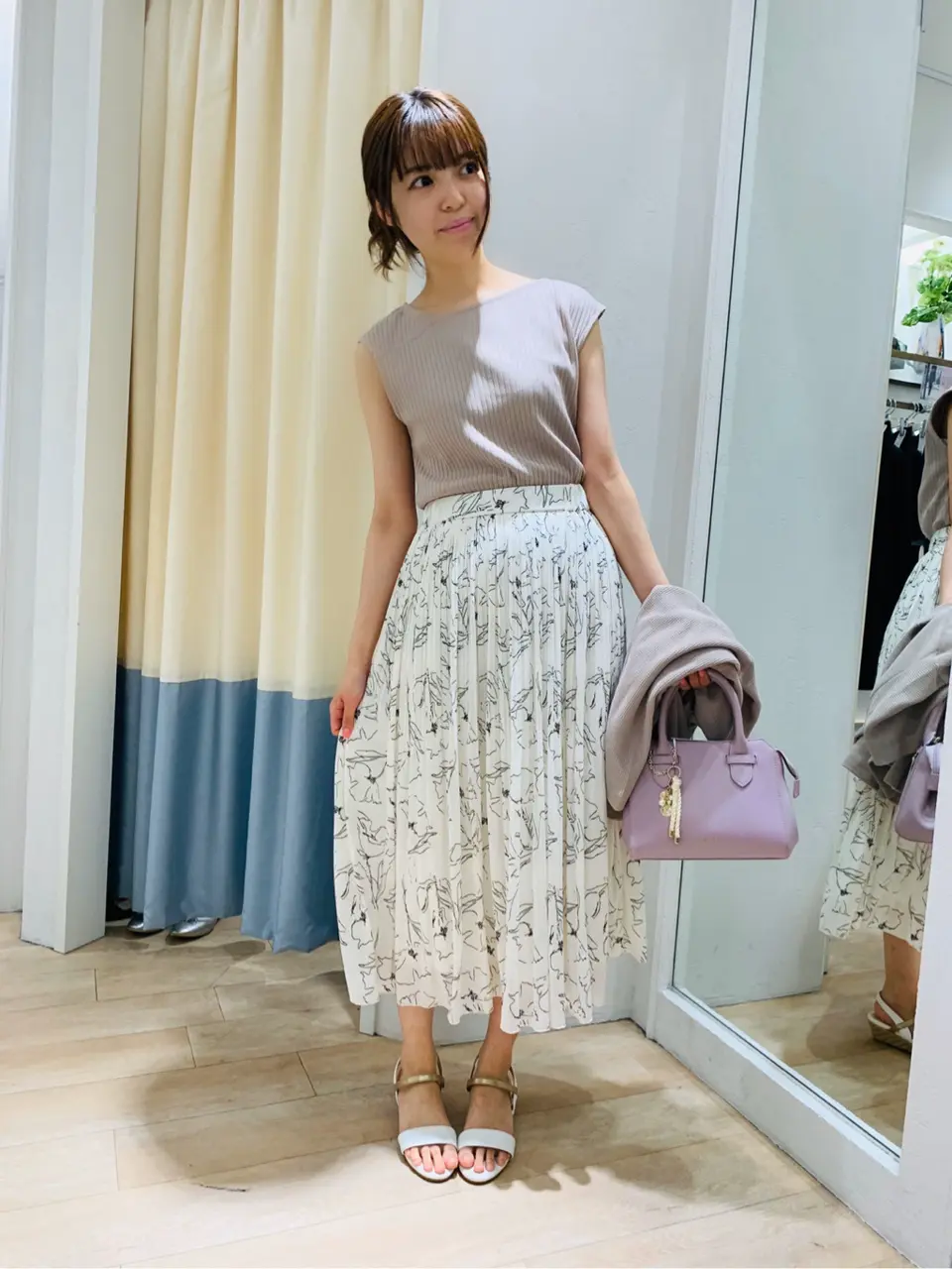 ANY SIS スタッフ コーディネート画像