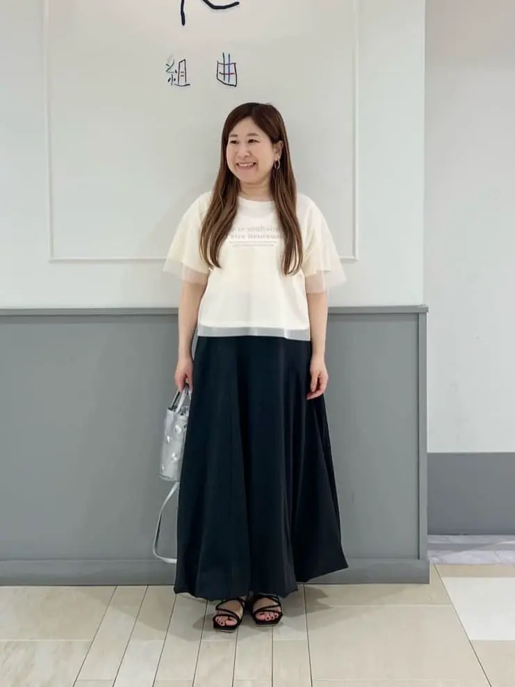 ANY SIS スタッフ コーディネート画像