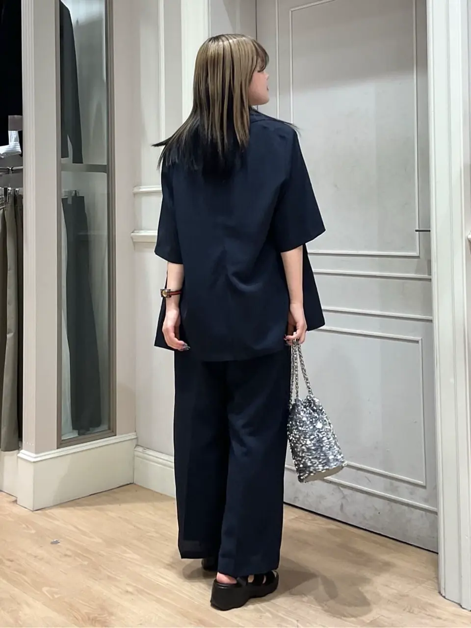 ANY SIS erika コーディネート画像