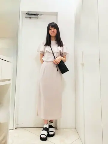 ANY SIS スタッフ コーディネート画像