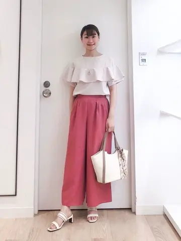 ANY SIS スタッフ コーディネート画像