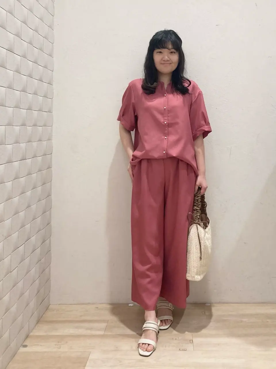 ANY SIS 川根　彩 コーディネート画像