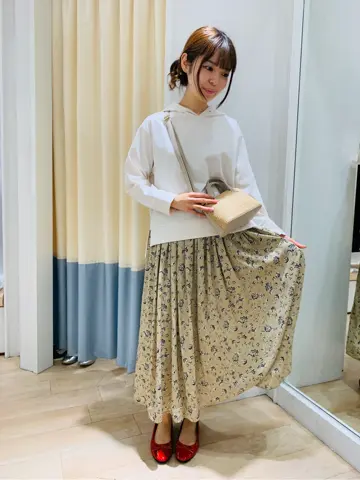 ANY SIS スタッフ コーディネート画像