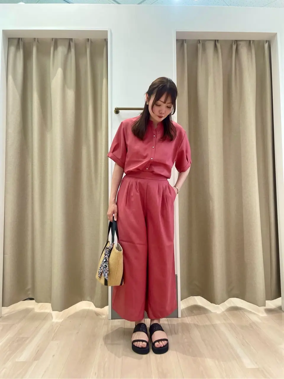 ANY SIS 笠羽 コーディネート画像