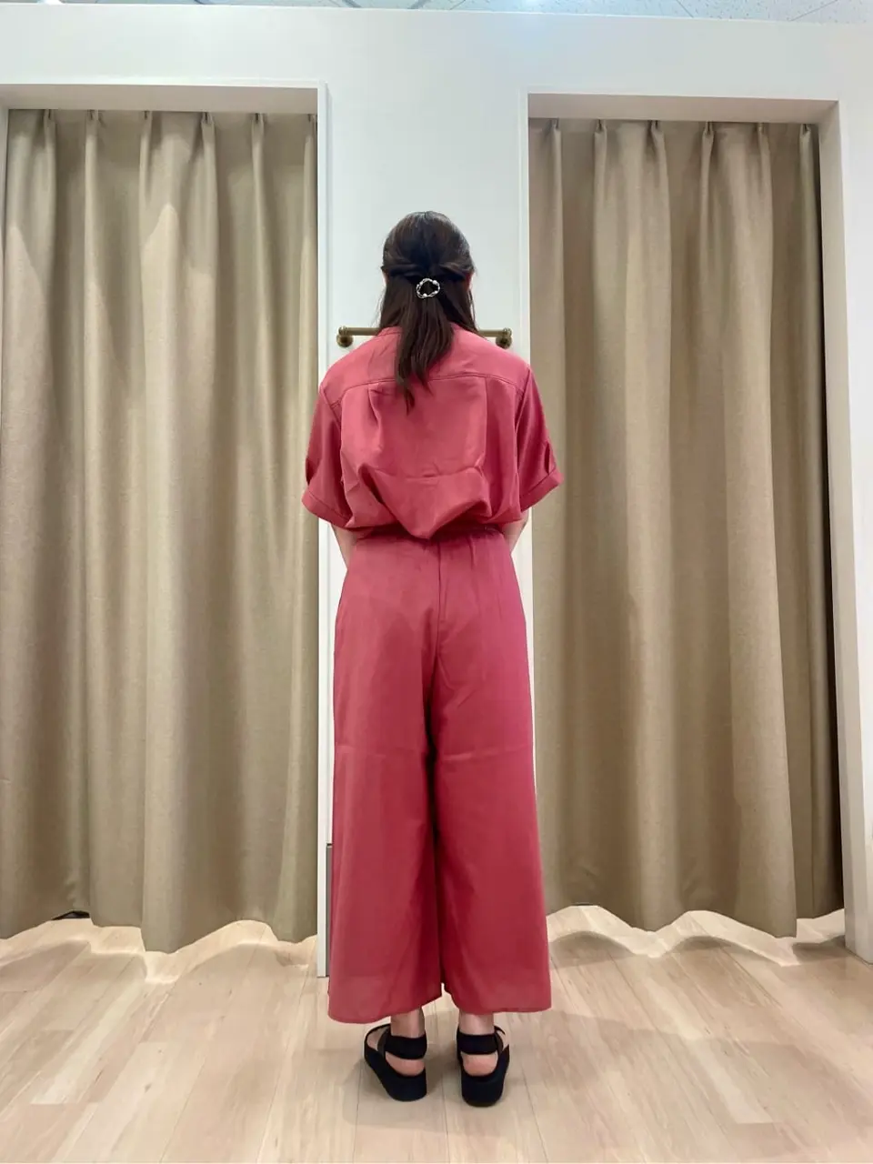 ANY SIS 笠羽 コーディネート画像