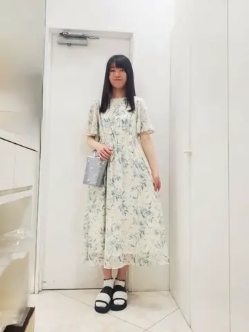 ANY SIS スタッフ コーディネート画像