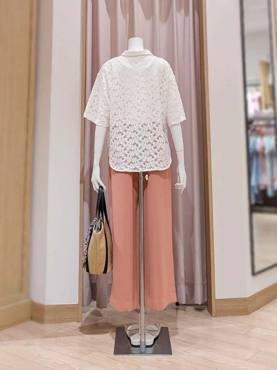 ANY SIS 岩田 コーディネート画像