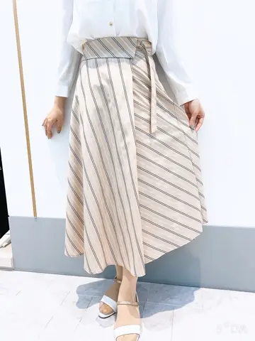 ANY SIS 岡本 コーディネート画像