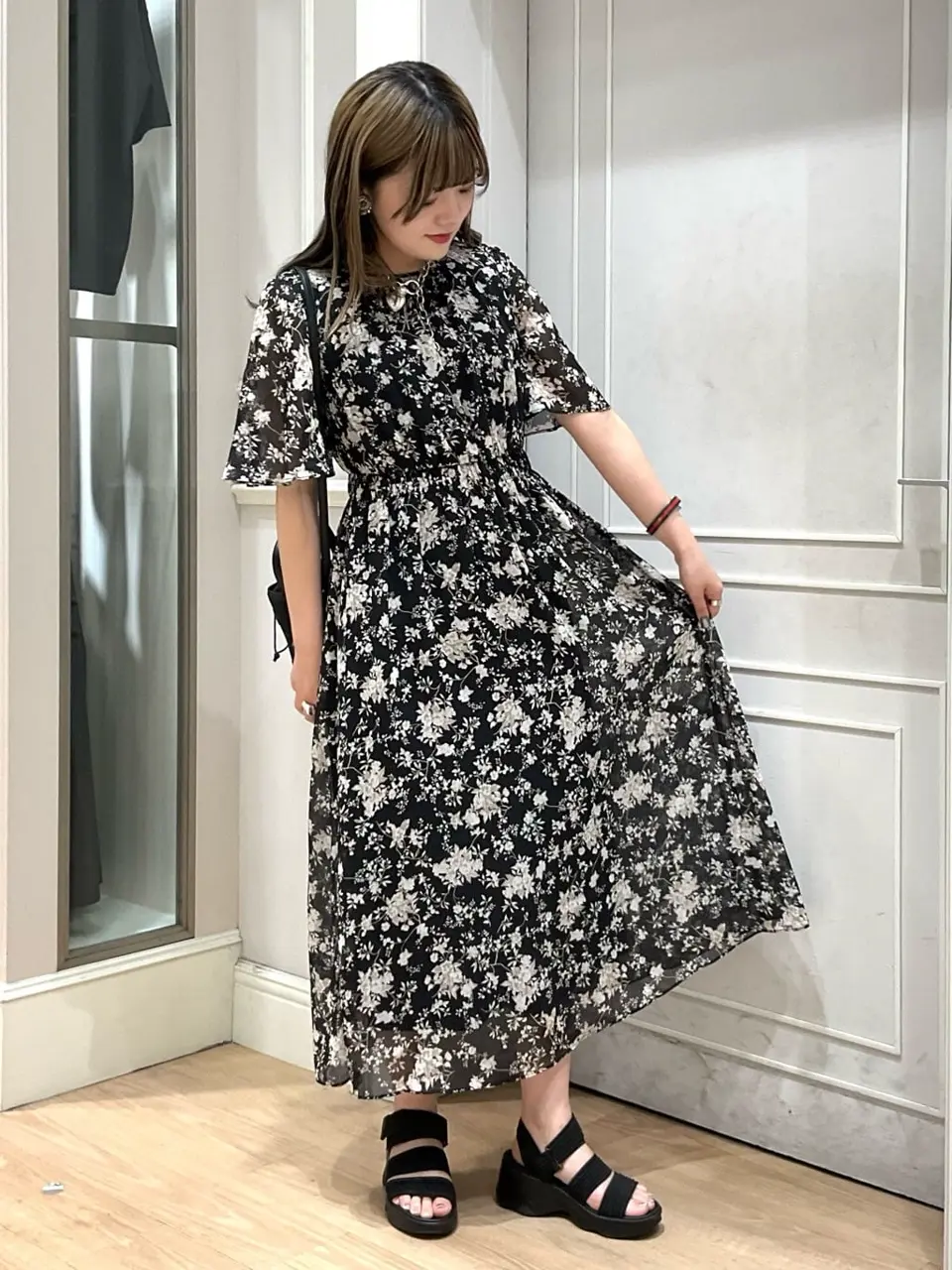 ANY SIS erika コーディネート画像