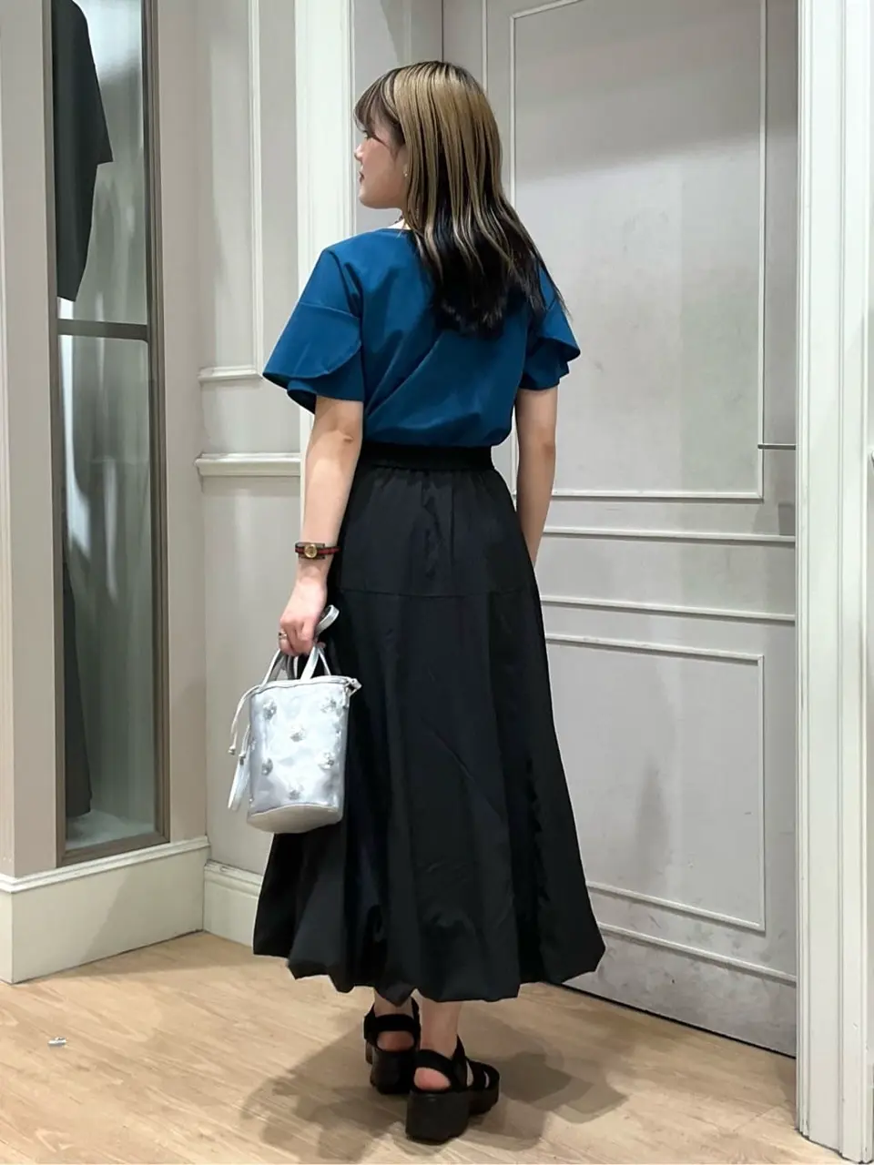 ANY SIS erika コーディネート画像