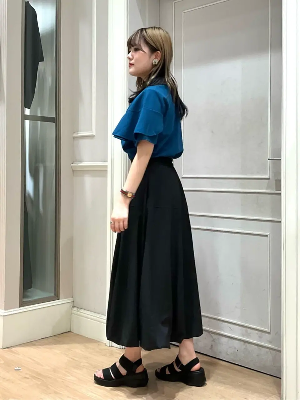 ANY SIS erika コーディネート画像