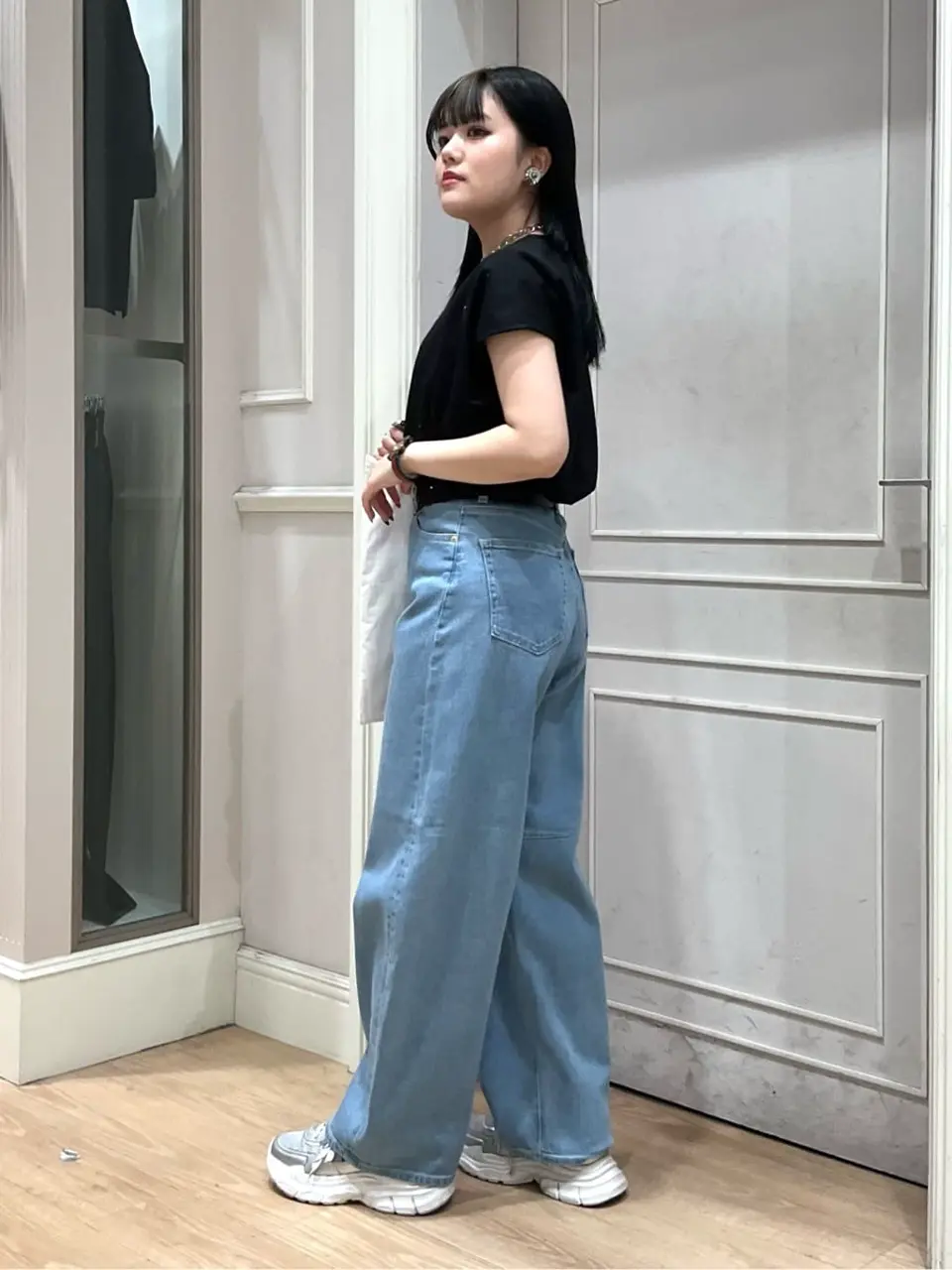 ANY SIS erika コーディネート画像