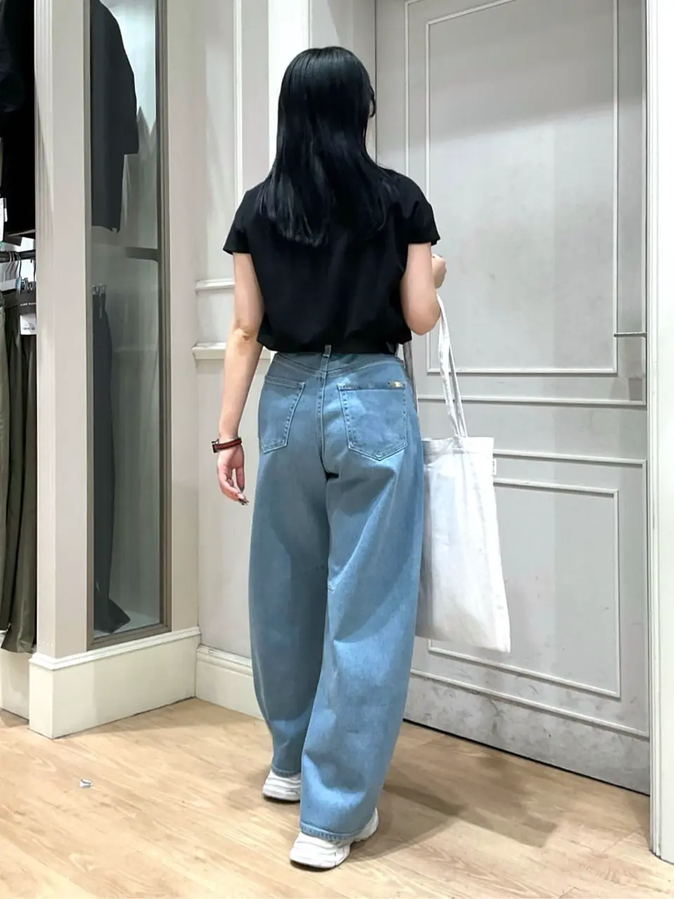 ANY SIS erika コーディネート画像