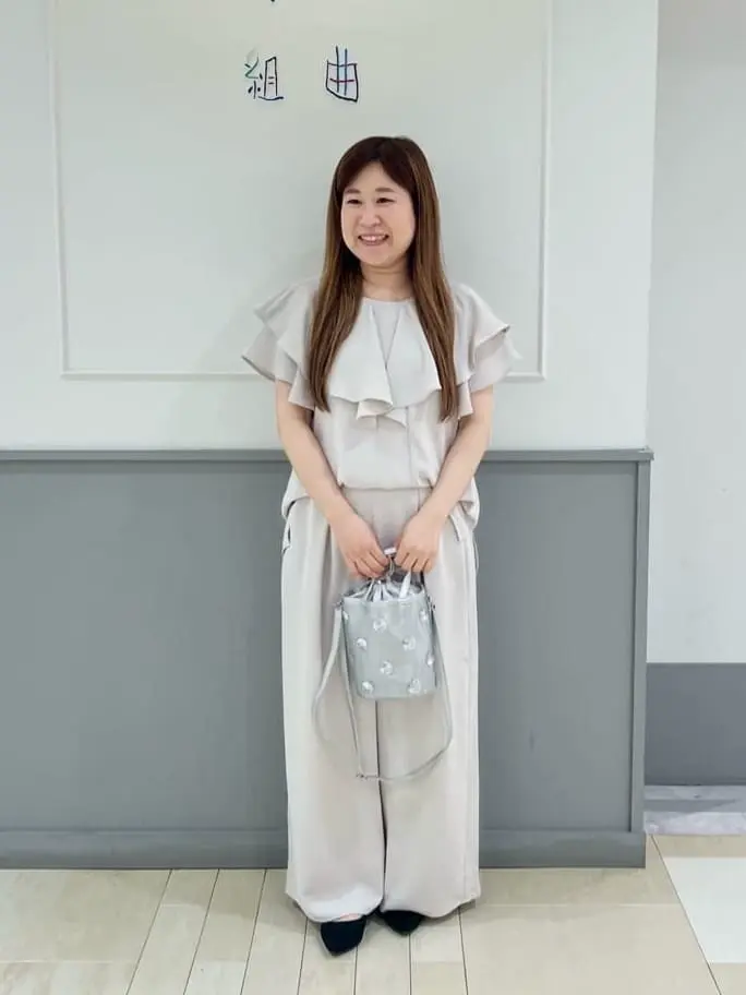 ANY SIS スタッフ コーディネート画像