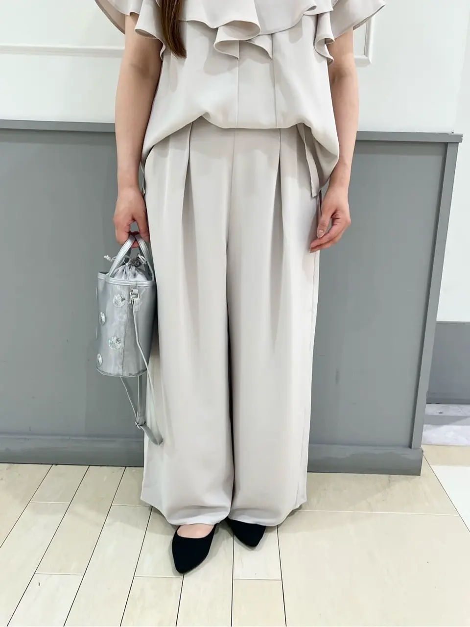 ANY SIS スタッフ コーディネート画像