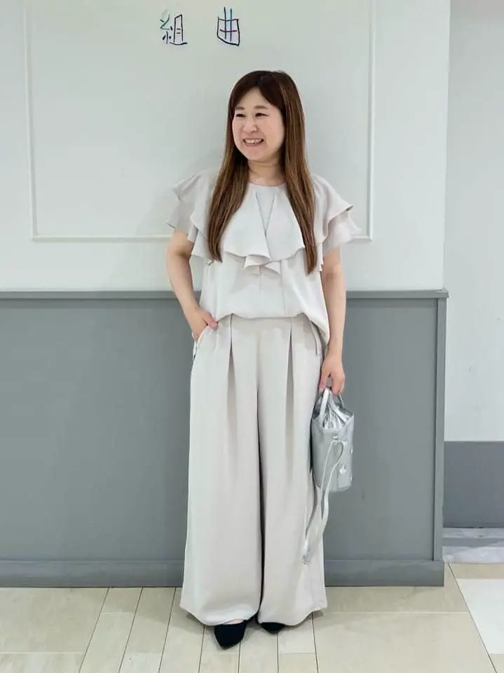 ANY SIS スタッフ コーディネート画像