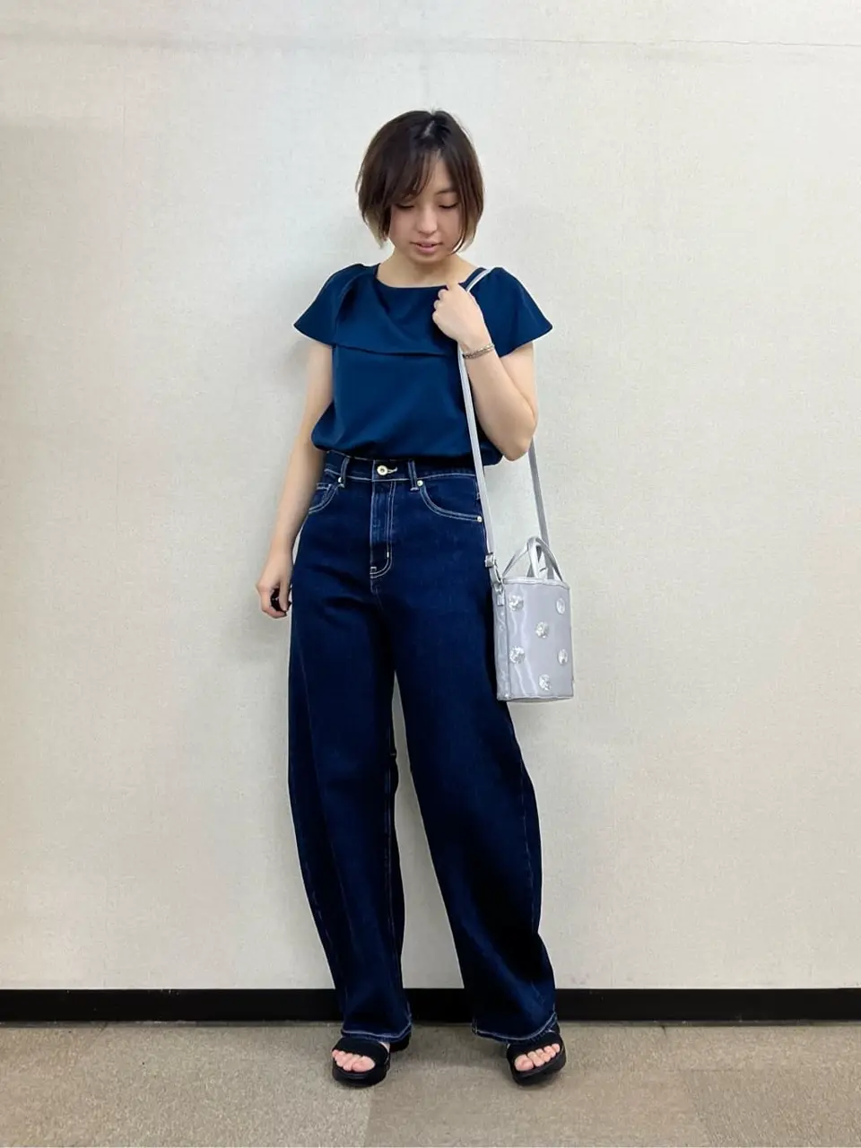 ANY SIS 村上 コーディネート画像