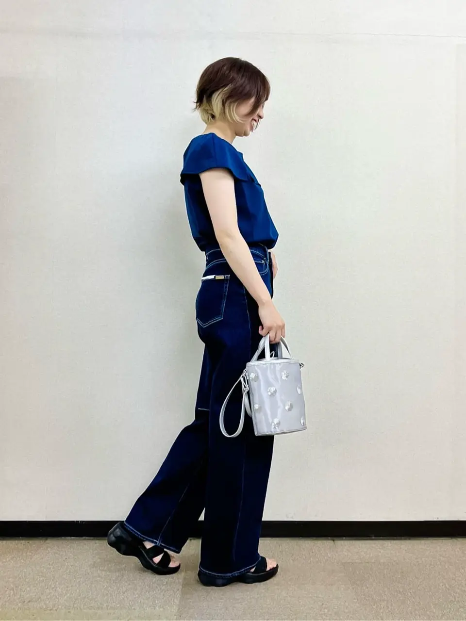 ANY SIS 村上 コーディネート画像