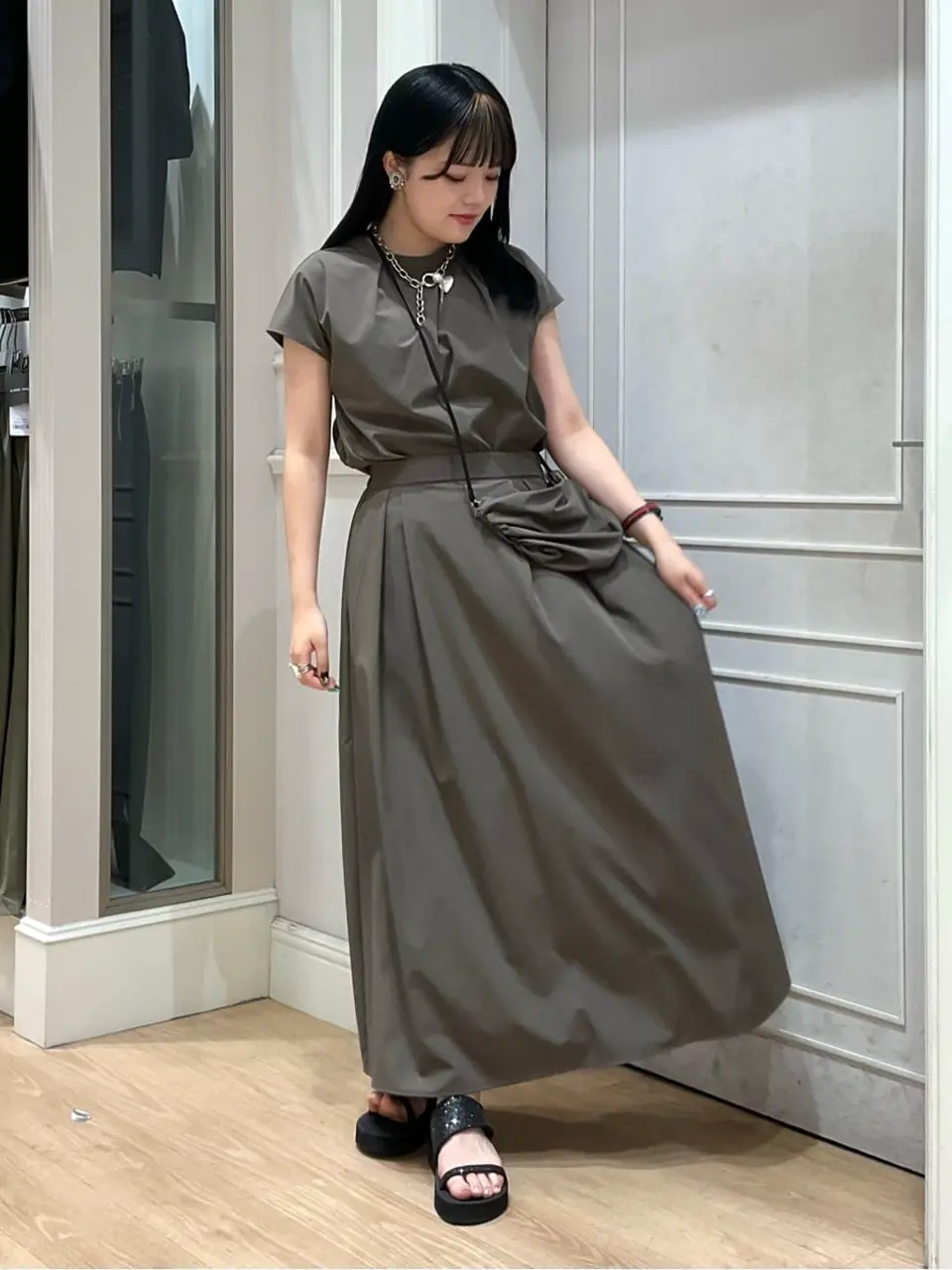 ANY SIS erika コーディネート画像