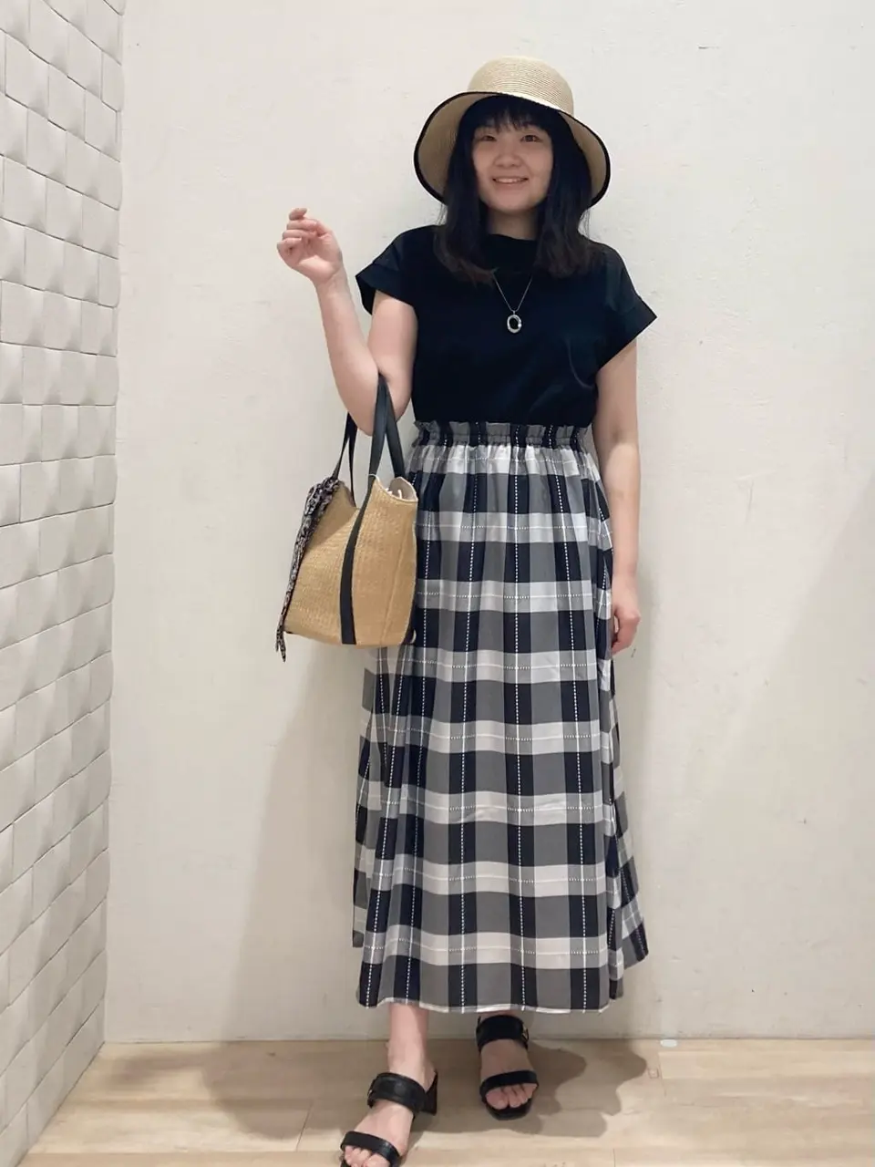 ANY SIS 川根　彩 コーディネート画像