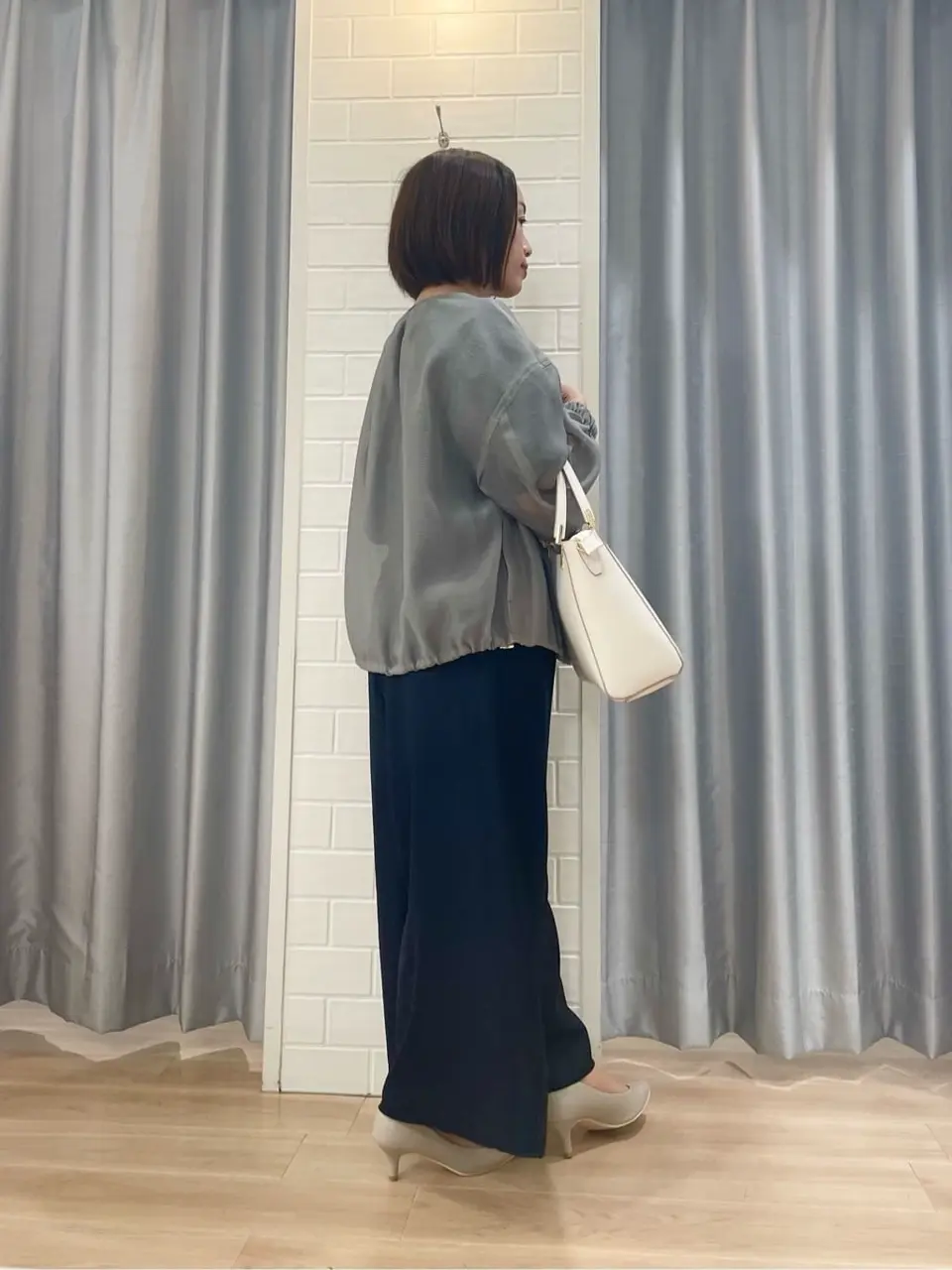 ANY SIS 丸岡 コーディネート画像