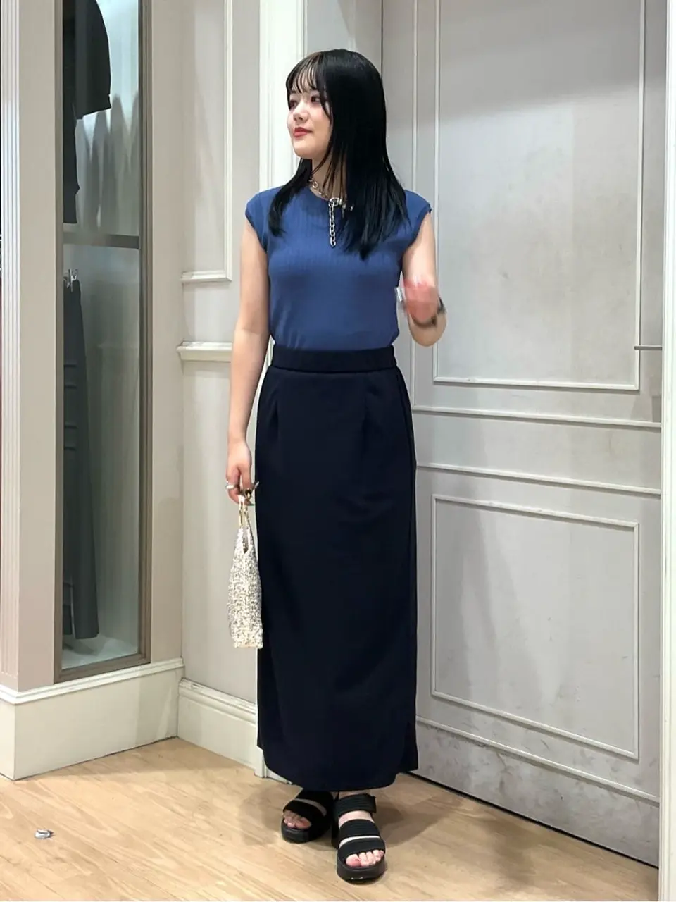 ANY SIS erika コーディネート画像